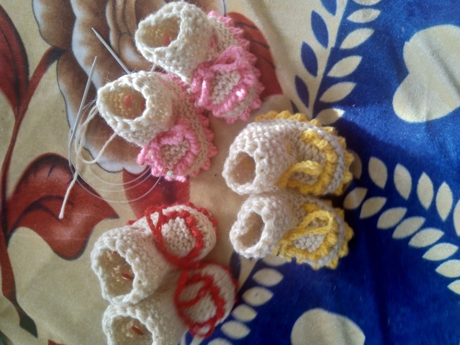 Продавам плетени терлички и елечета