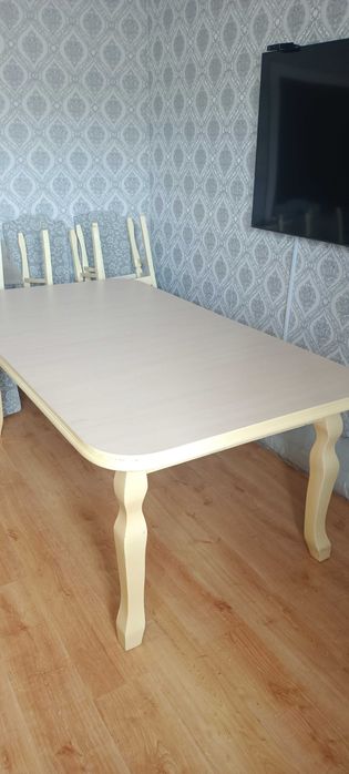 Продам стол для гостей