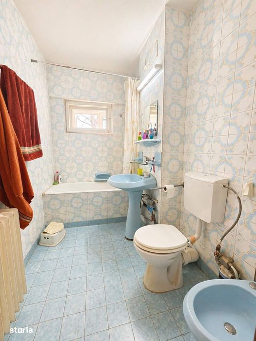De închiriat apartament 3 camere Titulescu