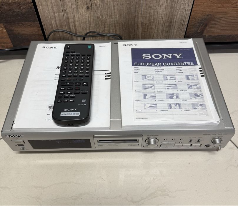 Колекционерски минидиск Sony MDS-JE510 + дистанционно и книжки