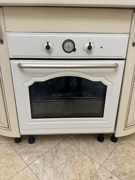 Срочно продав духовой шкаф в отличном состоянии