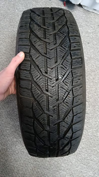 Vând 205/55 r 17