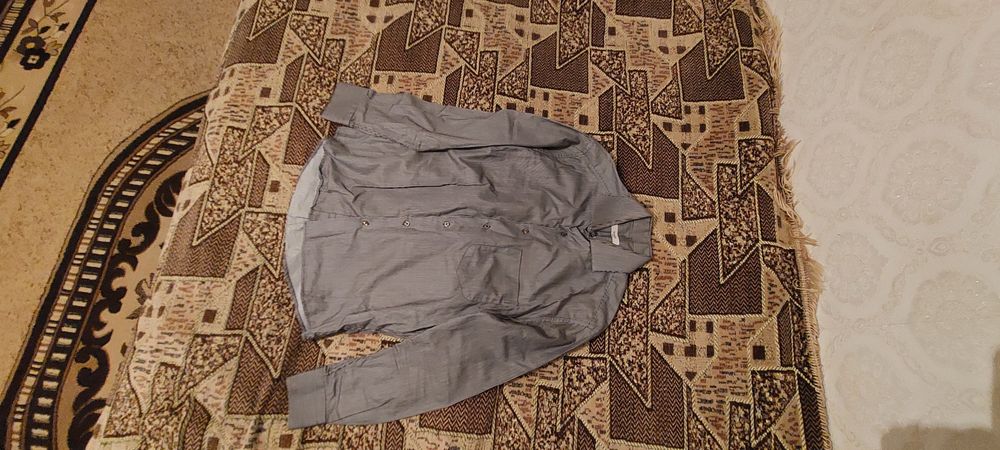 Продам мужские рубашки по 2000.