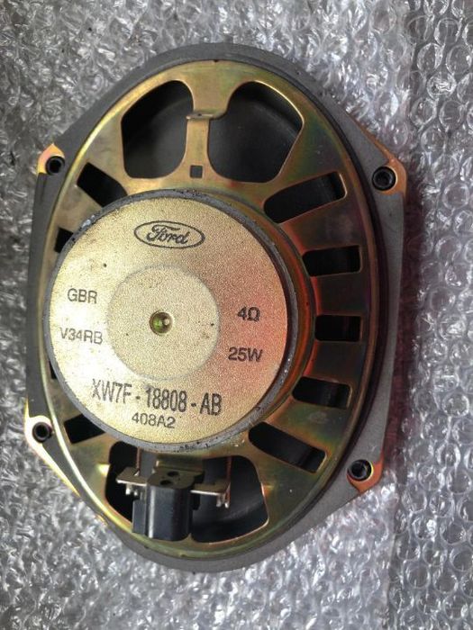 boxa spate ford focus 1