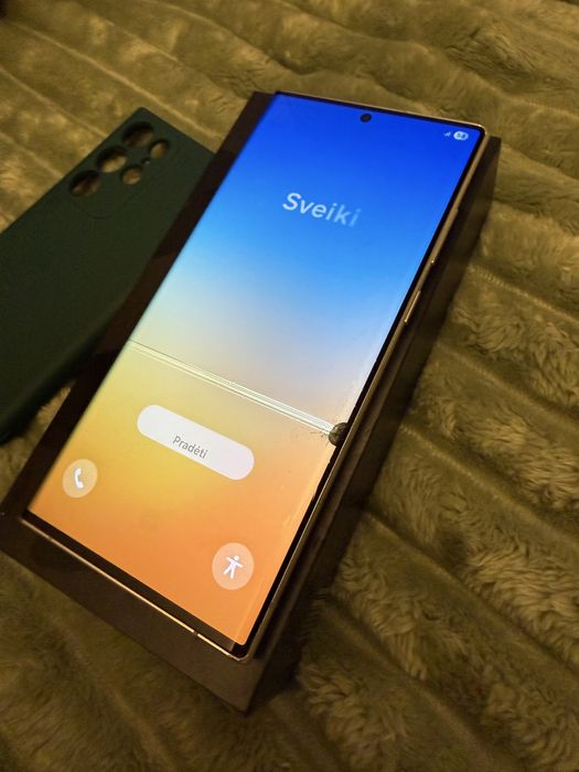 Samsung Galaxy S22 Ultra – ecran spart, touch funcțional,