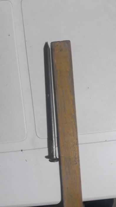 Нови пирони 10см дължина 1лв за килограм