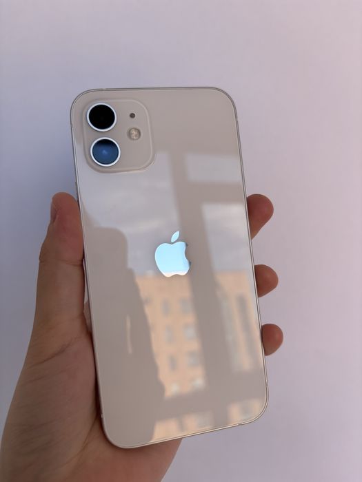 Срочно продаю айфон 12 128гб