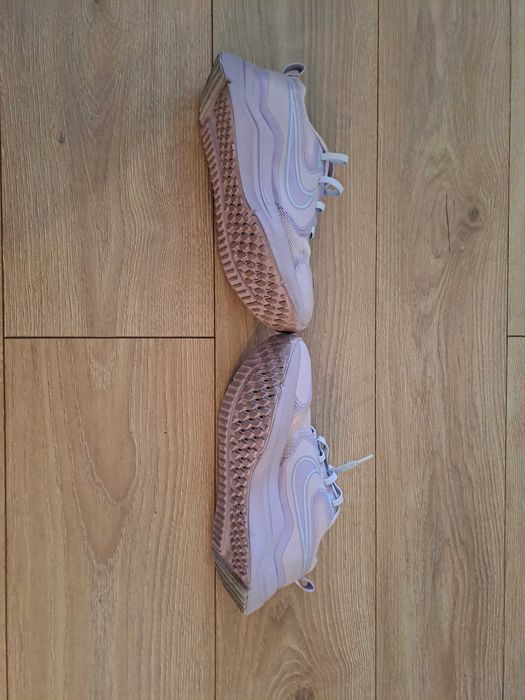 Маратонки Nike лилави