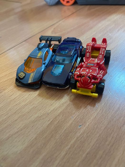 Играчка Hotwheels shark transporter-3 броя колички