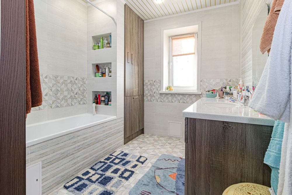 Срочно!!! Продажа дома 10 соток. Юго-Восток левая сторона . Торг