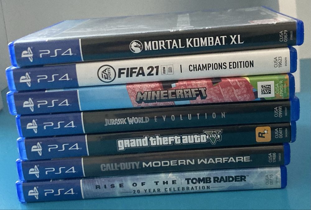 Vand ps4 slim+7 jocuri+un controler