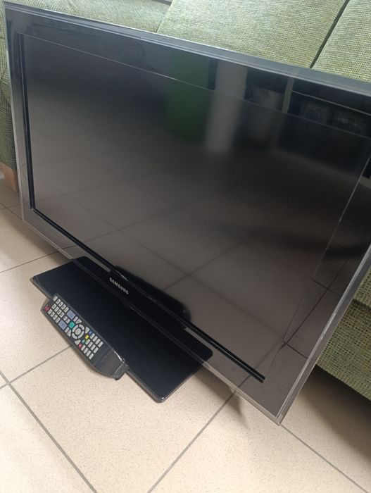 TV LCD Samsung 32"(80 cm) 81.2 cm,LE32D550