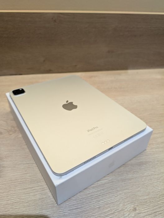 iPad Pro 11" M2 2022 года 256GB - Идеальное состояние + Аксессуары