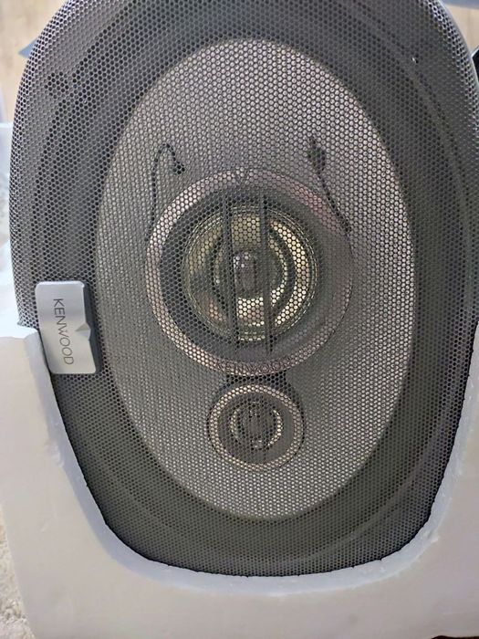 Продам Kenwood 320w 6x9 размер новый