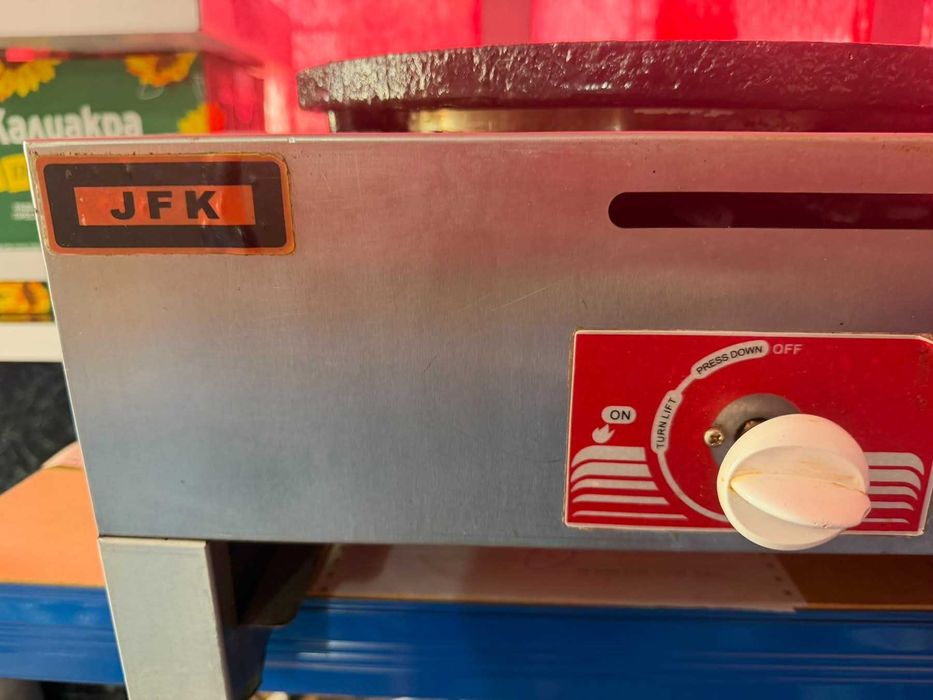 Котлон за палачинки на газ
