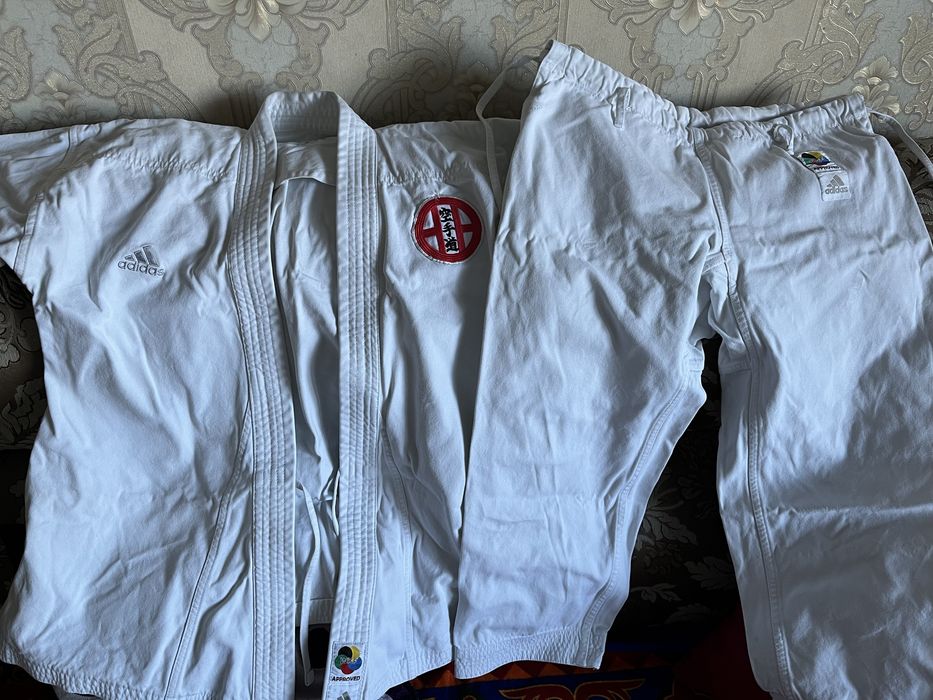 Продам кимоно аддидас