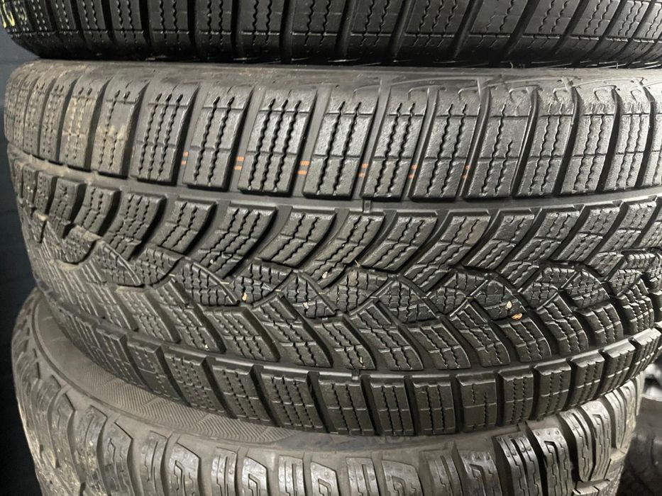 225/45R18 GoodYear iarna M+S aproape noi