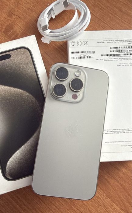 Продам iPhone 15 pro серый