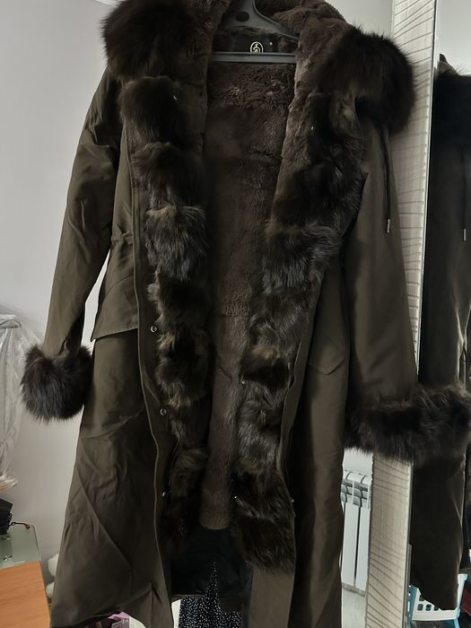 Зимний парка темно коричневого цвета , размер 44-46.