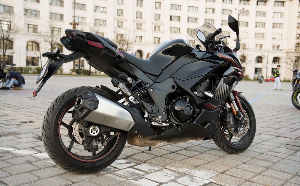 まーにゃ☺︎　140cm 150cm kawasaki 1000sx • Anunturi gratuite • OLX.ro