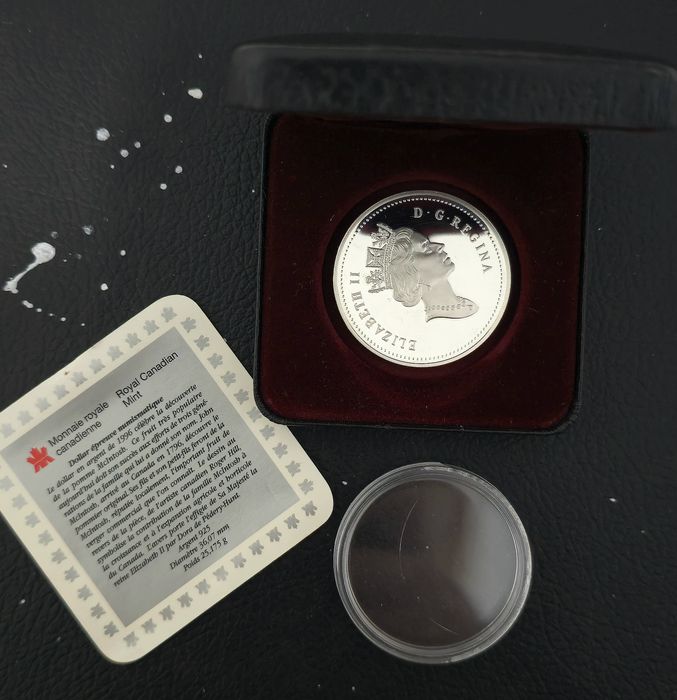 Monedă Canada Argint - Regina Elisabeta a II-a (Comemorativa)v