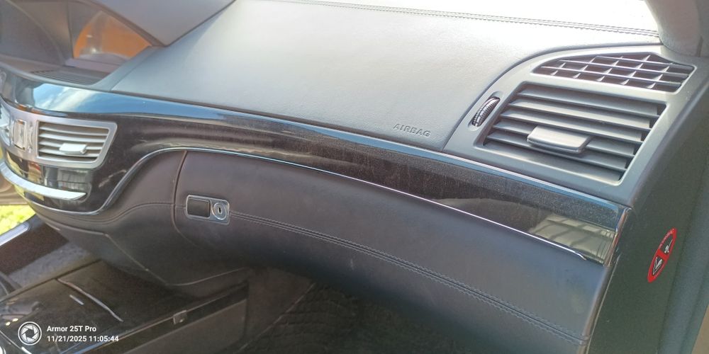 Арматурно табло кожено шито за Mercedes S класа Фейс лифт W221