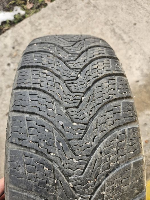 Продам две зимние шины 2шт