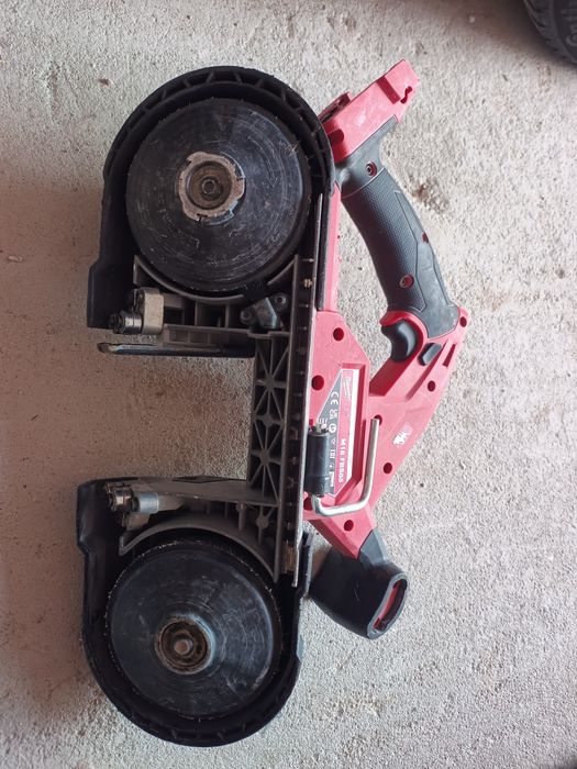 Fierastrau cu banda milwaukee