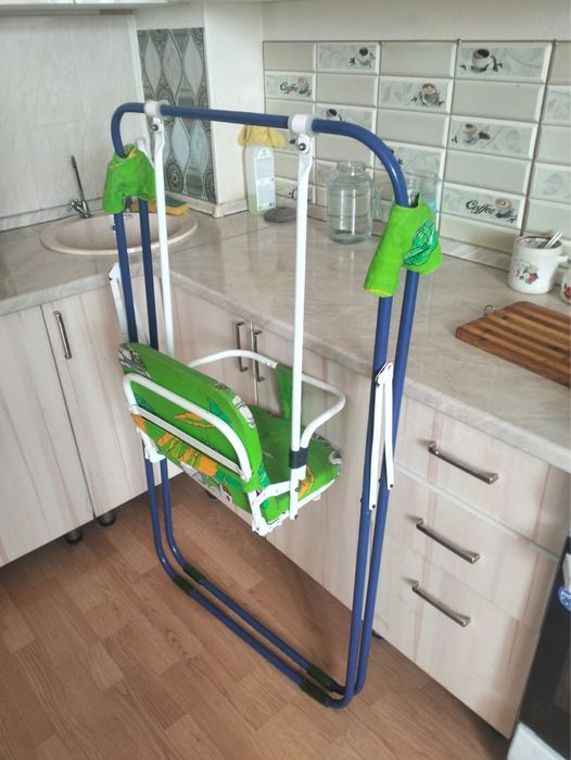 Продам детскую  качелю