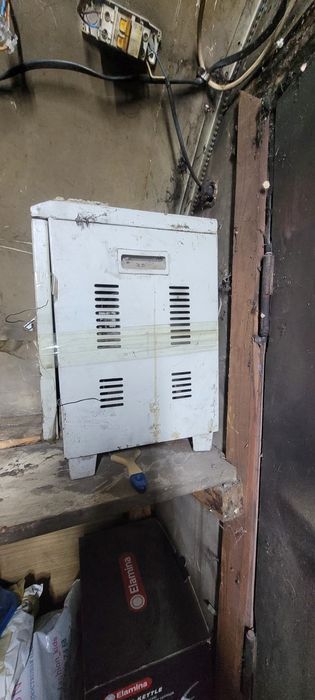 Продам стабилизатор 5 ква