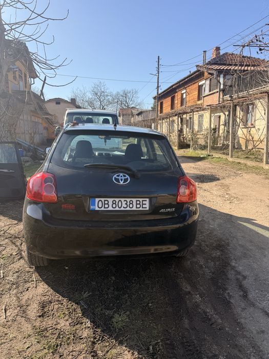 Toyota Auris цяла за части