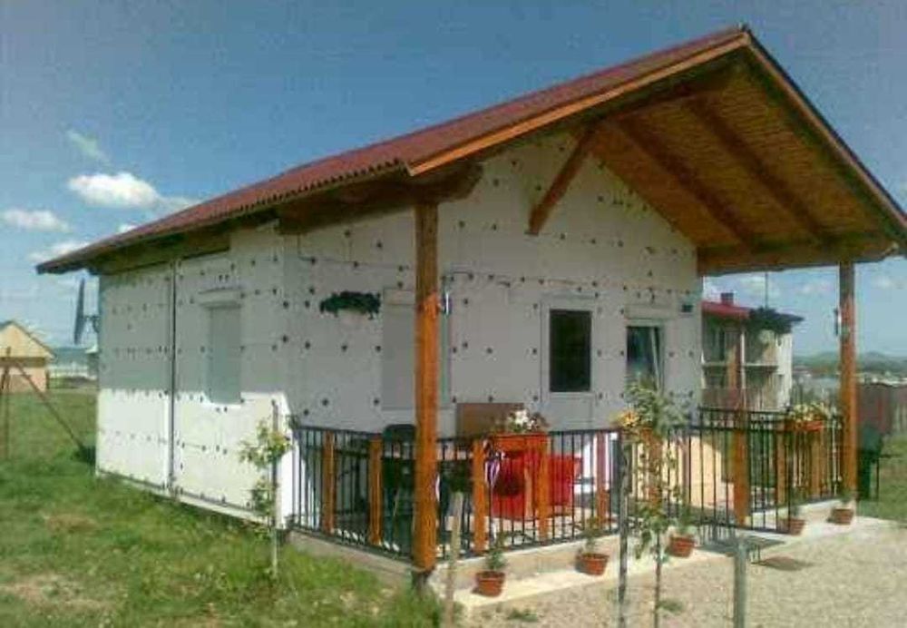 Vand casa modulara pe structurametalica tip modern la cheie, pret avantajos