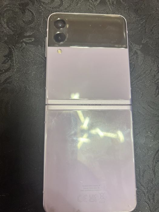 Samsung z flip 3  256 gb за части