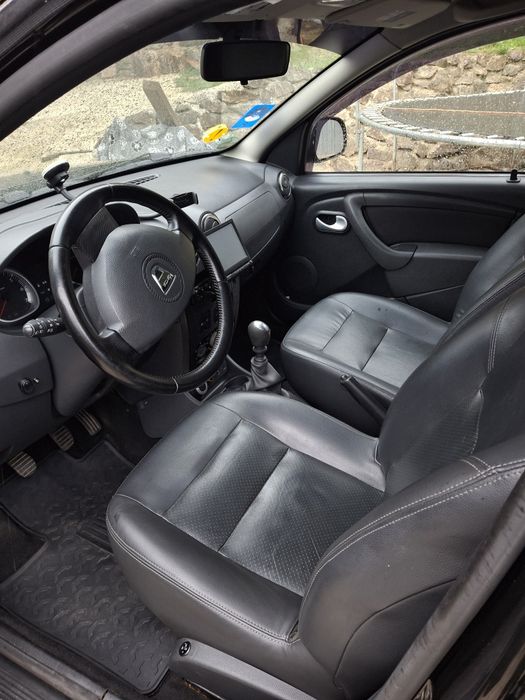 Vând  Dacia Duster