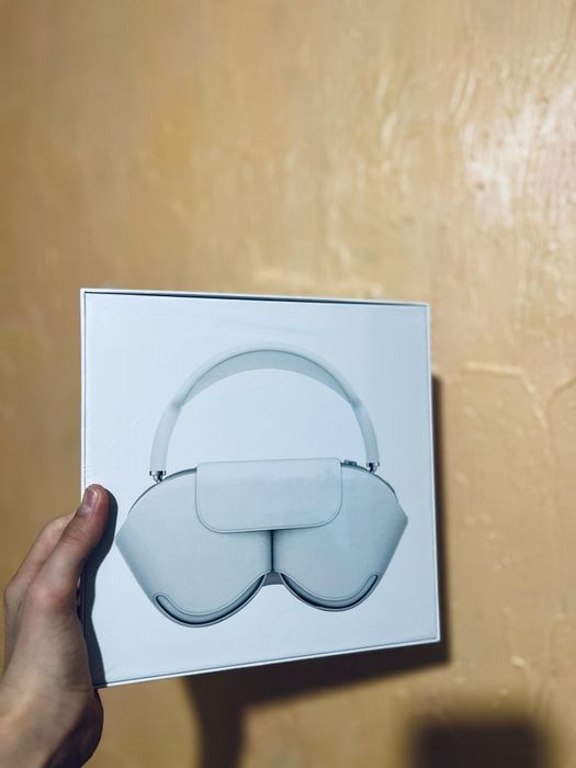 Продам AirPods Max