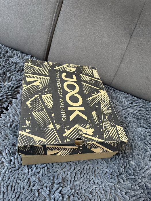 Продам демисезонные ботинки