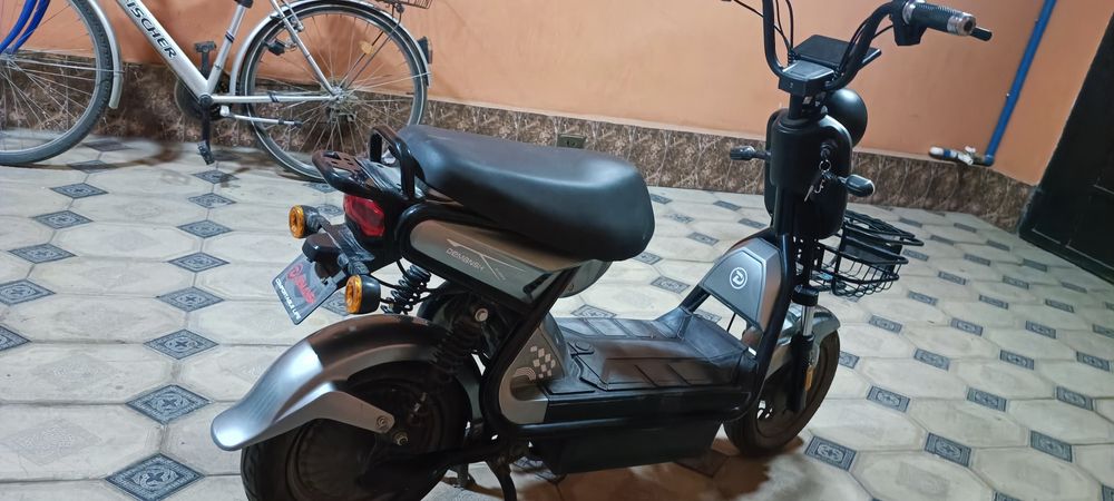 Elektro skuter sotiladi