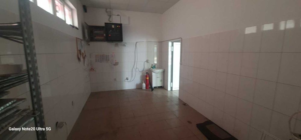 Търговски обект 120 кв.м на главен булевард в ж.к. Младост II