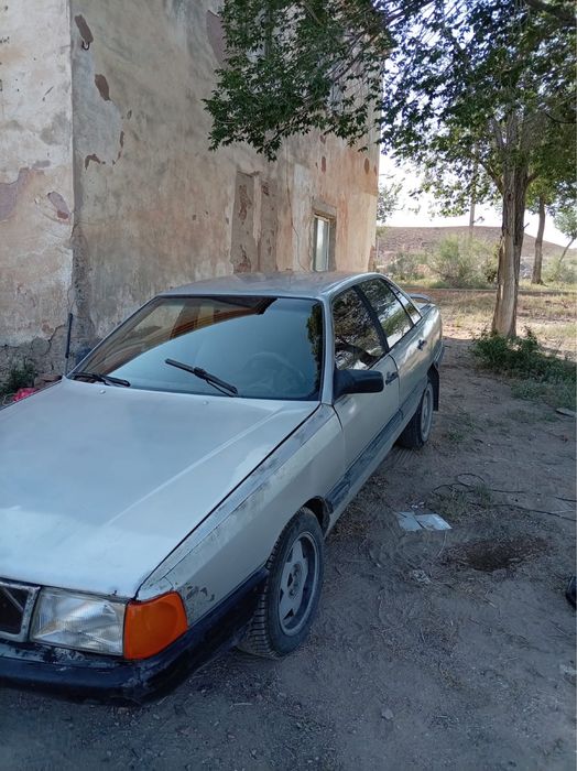 Продам машину ауди 100 с3