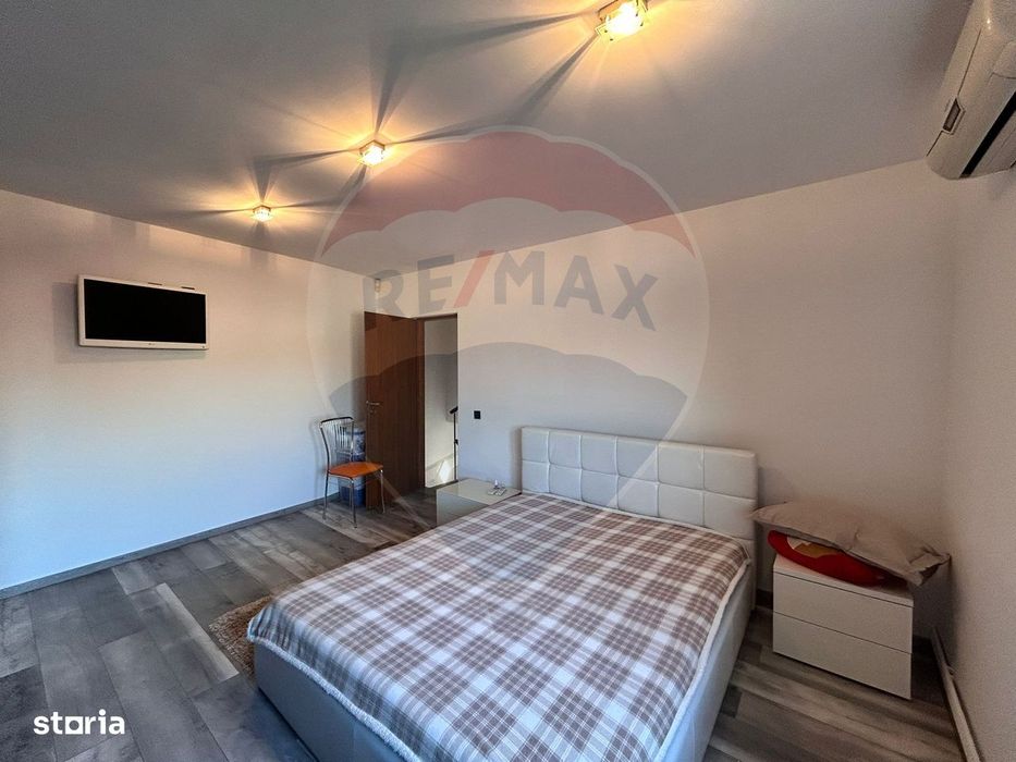 Casă P+1 cu 2 corpuri, 2 garaje și vizibilitate excelentă – Ploiești,