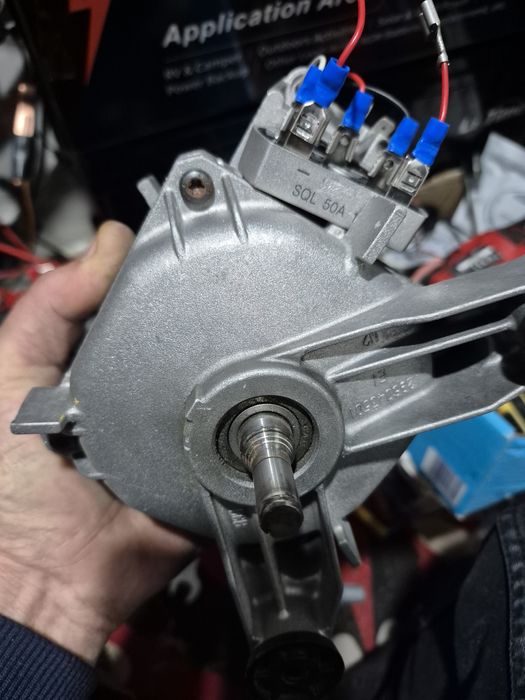 Motor generator inverter