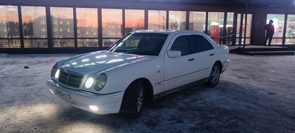 Продам мерседес 210