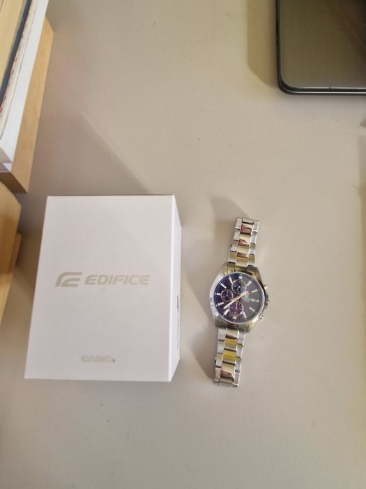 Часы Casio Edifice совершенно новые.