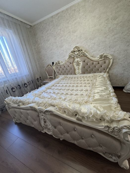 Кровать, шкаф, комод