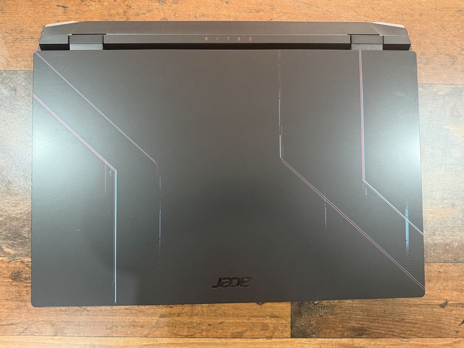 Acer NITRO неразличим от нов!