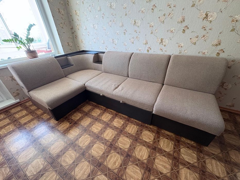 Продам диван, в хорошем состоянии.
