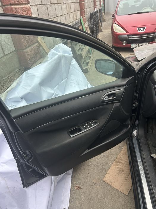 Продам Peugeot 607