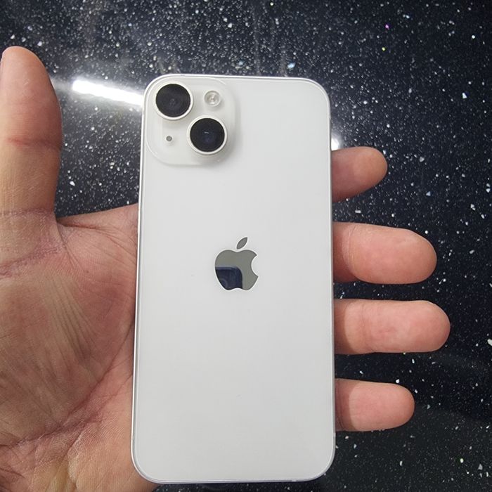 Продава се iPhone 14 128 GB винаги е ползван телефона с гръбче и стъкл