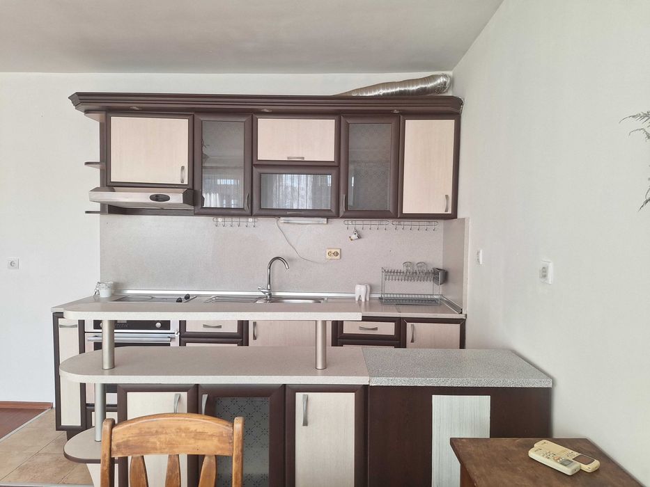 Дава се под наем Тристаен апартамент в Варна, Автогара - 90 кв.м за 561 € - Снимка #3