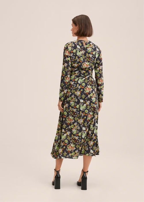 Нови рокли Манго